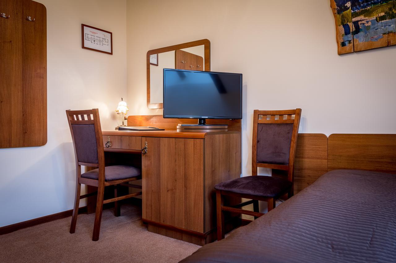 Hotel - Karczma Klimtowka Wolbrom Esterno foto